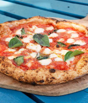 Where To Get the Best Pizza in Naples, Italy in 2026