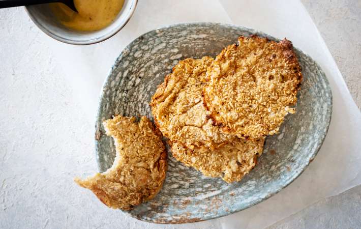 these baked cauliflower chips are a healthy super bowl appetizer