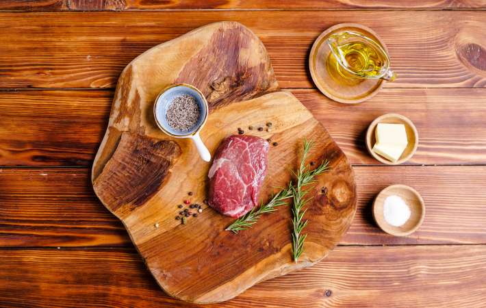 preparing filet mignon