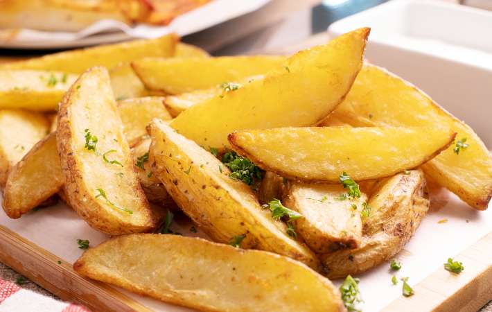 easy, crispy air fryer potato wedges are an easy gluten free snack