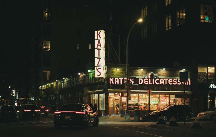 Anthony bourdain restaurant in nyc