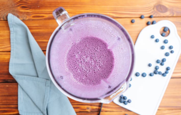 how to make a smoothie with a blender