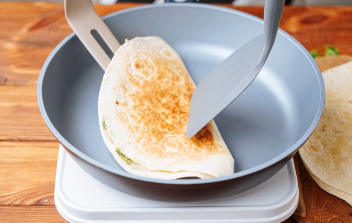 how to make quesadillas on the stove