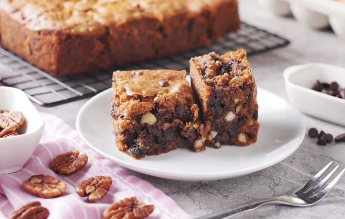 chocolate chip blondies are a frightfully delicious easy halloween treat