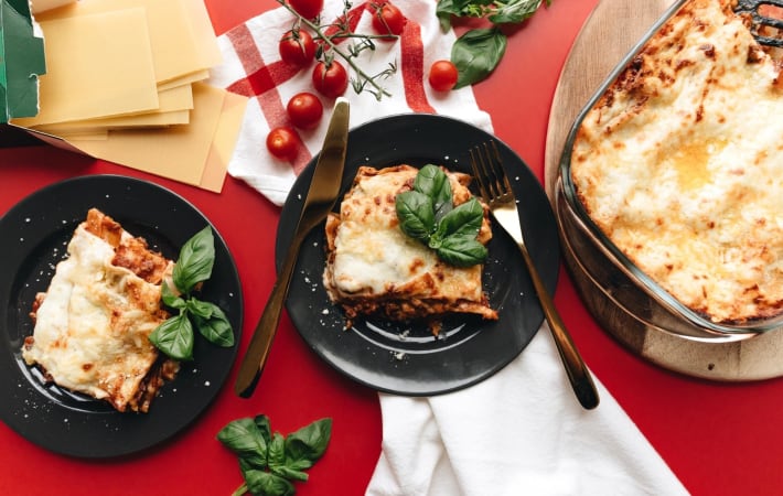 https://res.cloudinary.com/hz3gmuqw6/image/upload/c_fill,h_450,q_auto,w_710/f_auto/best-lasagna-pans-phpmkgRYT