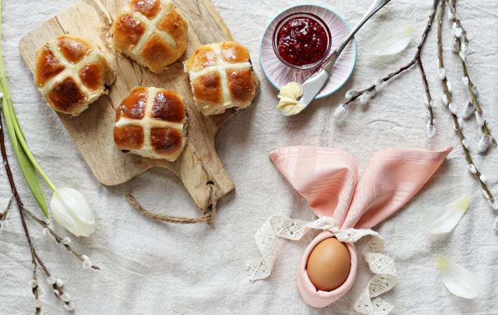 Traditional Jamaican Easter Bun - Global Kitchen Travels