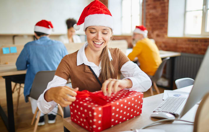 30 work from home gifts your employees will love (ideas from $25-$250)