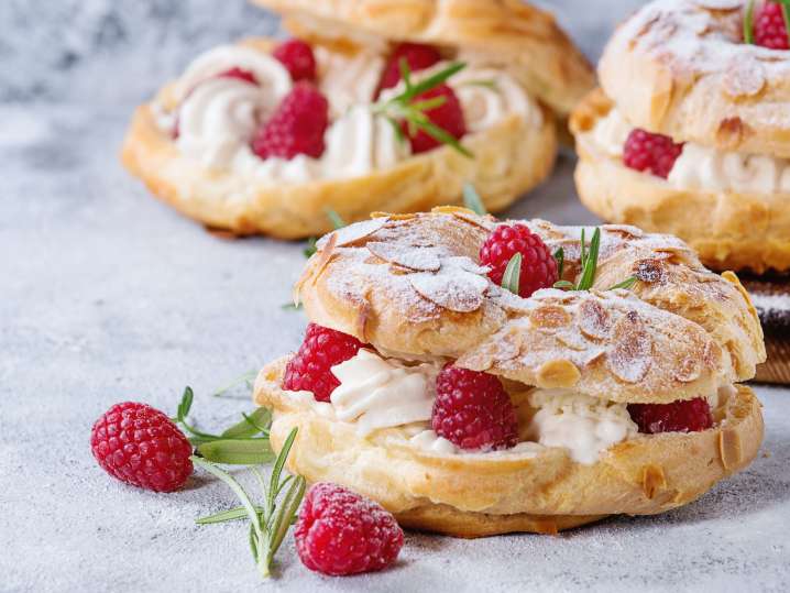 Berry-Filled Cream Puffs