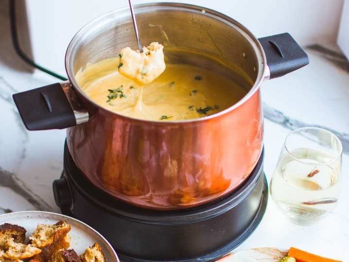 Homemade Cheese and Chocolate Fondue