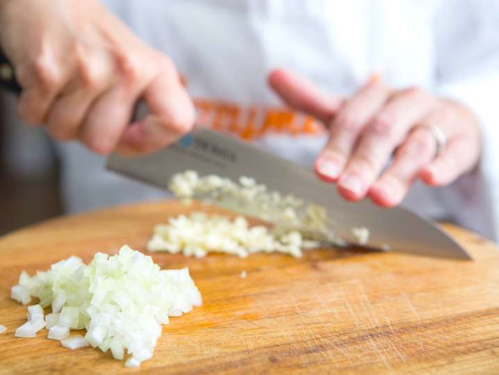 Las Vegas - chef chopping onions Shot