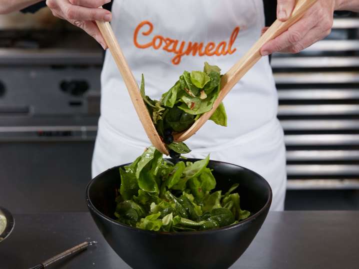 mixing salad | Classpop Shot