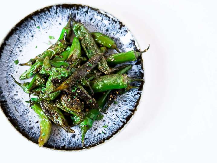 charred shishito peppers | Classpop Shot