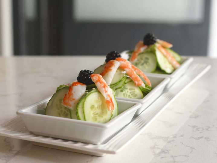 sushi rolls with shrimp and cucumber | Classpop Shot