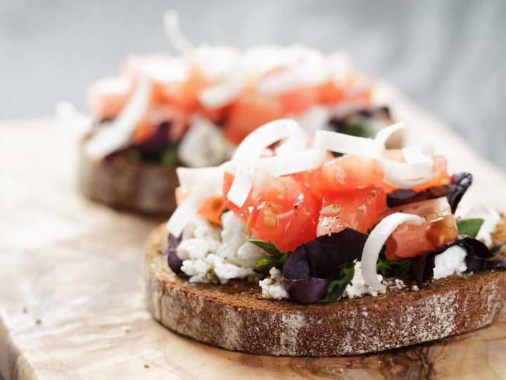 heirloom tomato bruschetta | Classpop Shot