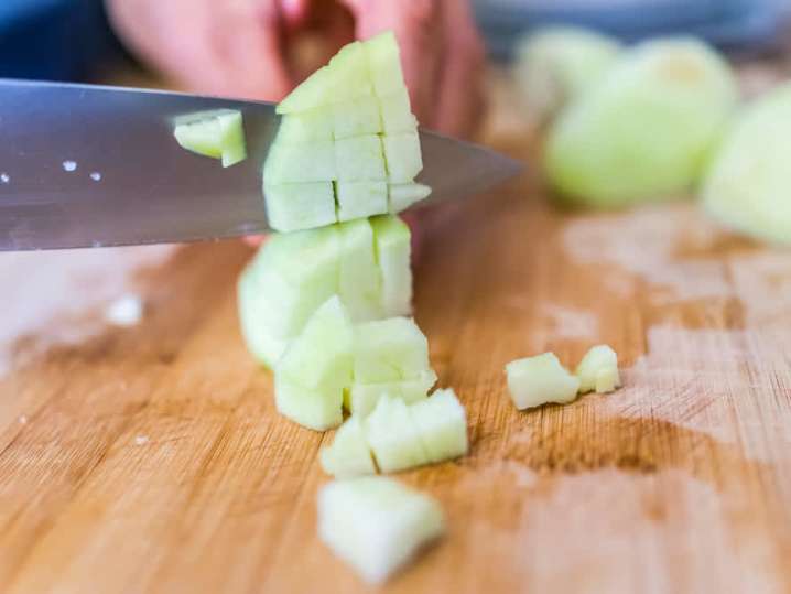chef slicing apples | Classpop Shot