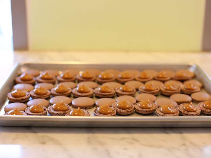 chocolate macarons | Classpop Shot