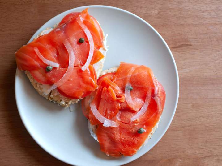 beet cured salmon bruschetta | Classpop Shot