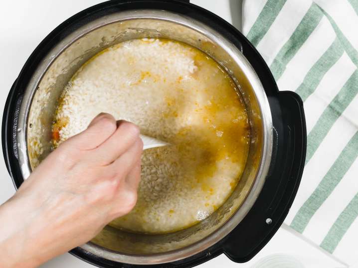 cooking pressure cooker risotto | Classpop Shot