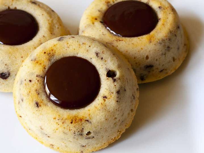 Chocolate-Filled Tigrés Cakes