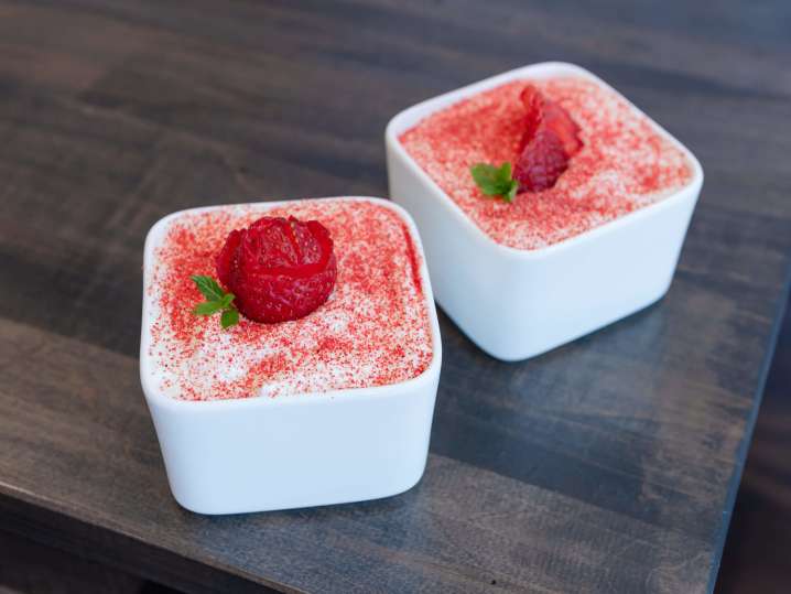 strawberry basil tiramisu | Classpop Shot