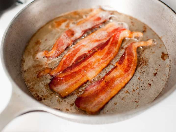 cooking bacon in skillet | Classpop Shot