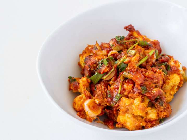 spicy cauliflower with garbanzo beans | Classpop Shot