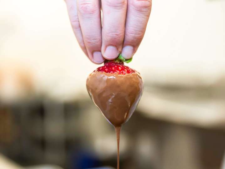 Chocolate Fondue With Fruit | Classpop Shot