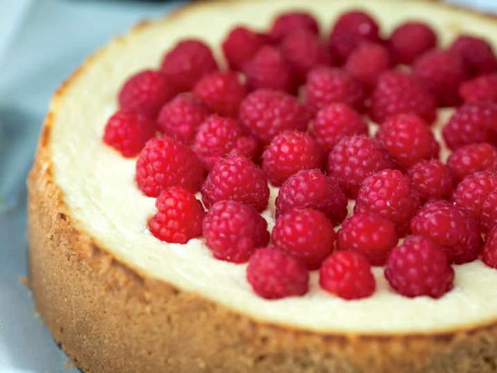 white chocolate raspberry cheesecake | Classpop Shot