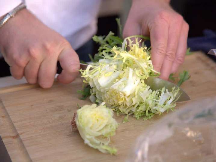 chopping Frisée | Classpop Shot