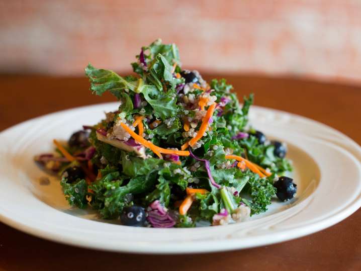 Kale Salad with Quinoa | Classpop Shot