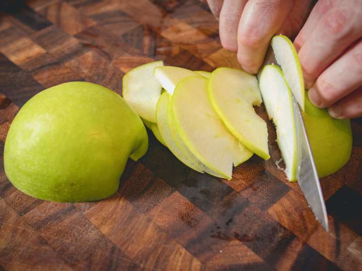 chef slicing an apple | Classpop Shot