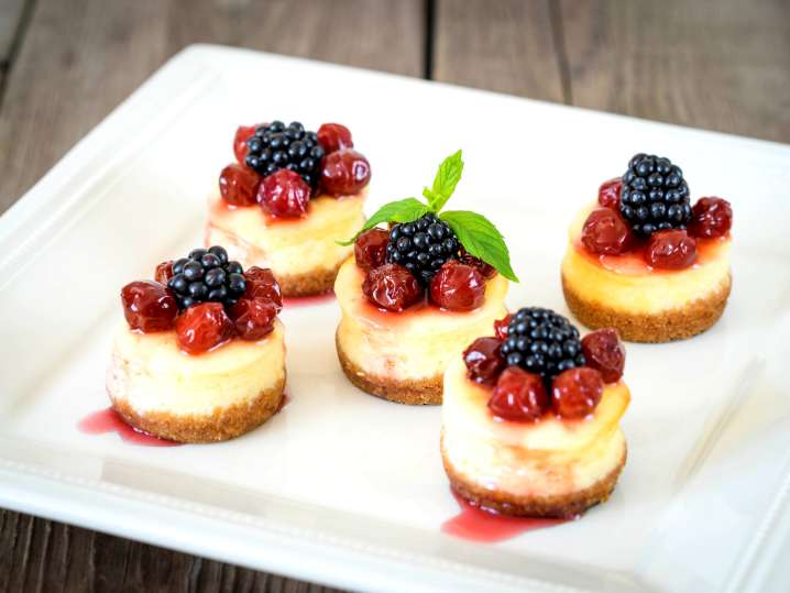 Mini Cheesecakes With Fruit Topping | Classpop