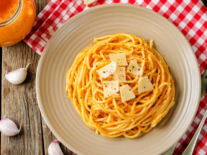 Handmade Pasta With Lemon and Basil