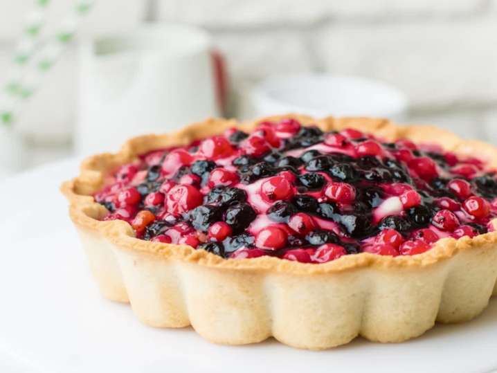 Make Tasty Fruit Tarts by Hand