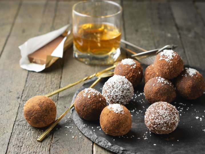 Make Scrumptious Chocolate Rum Truffles