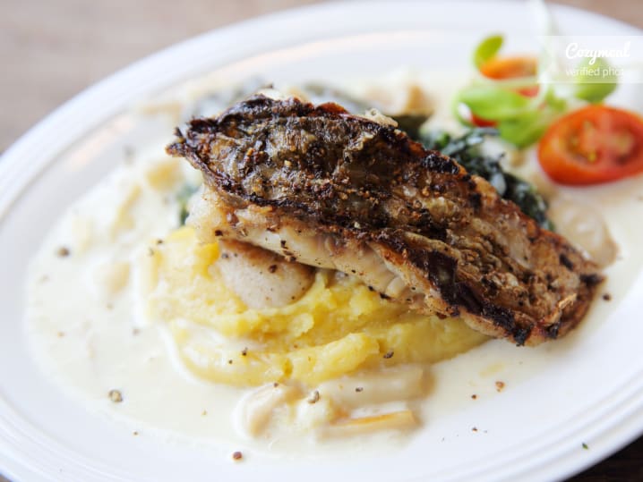 sea bass with crushed potatoes