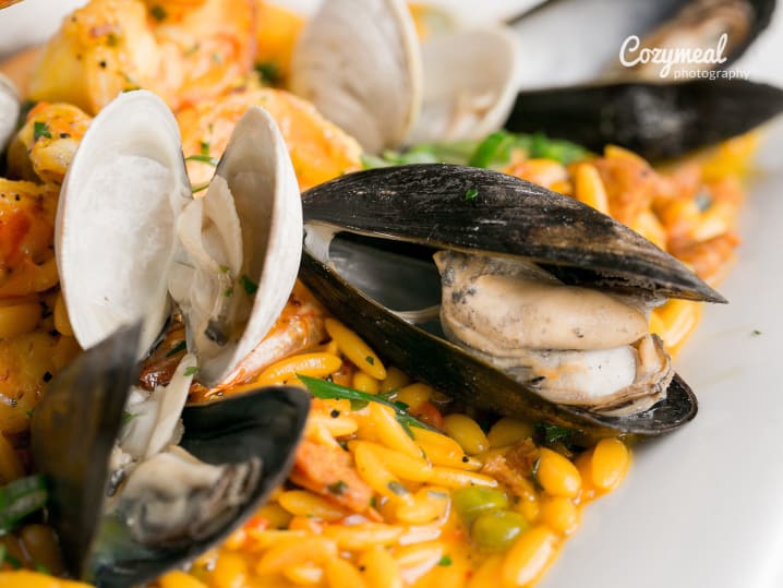 seafood and chicken paella