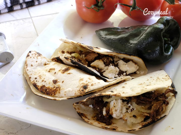 red mole chicken tacos