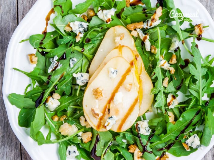 Arugula Salad with Pears, Gorgonzola and Pine Nuts