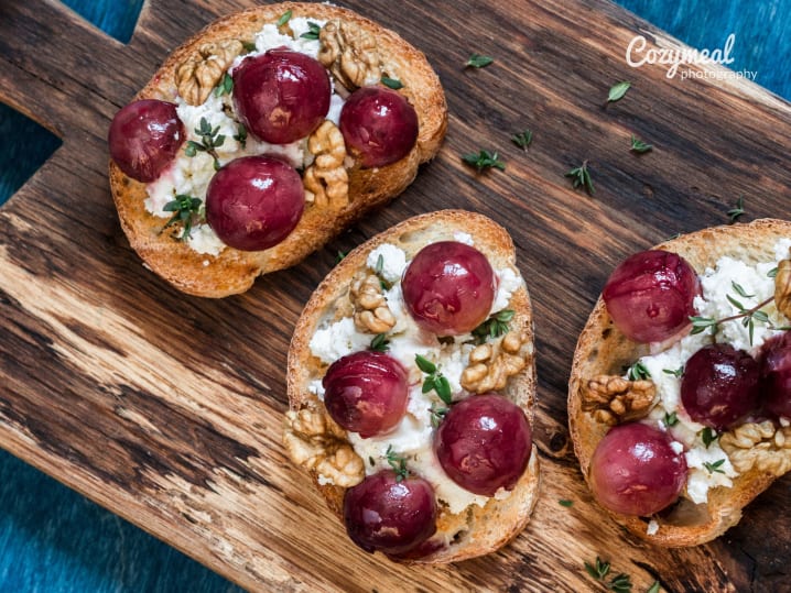bruschetta with ricotta and grapes