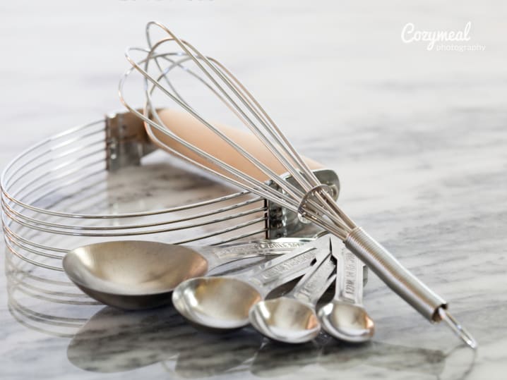 Cake baking items