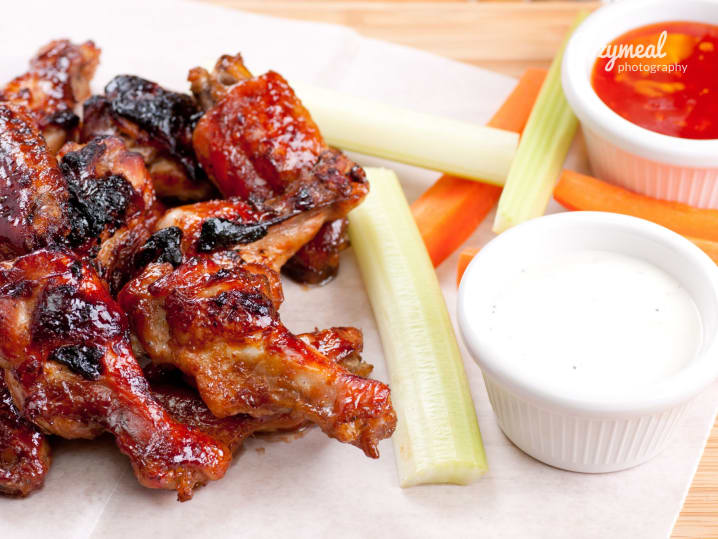 Chicken Wings and Veggie Sticks