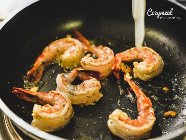 Cooking Gambas al Ajillo