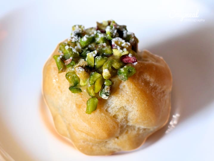Cream Puffs with Pistachio Cream
