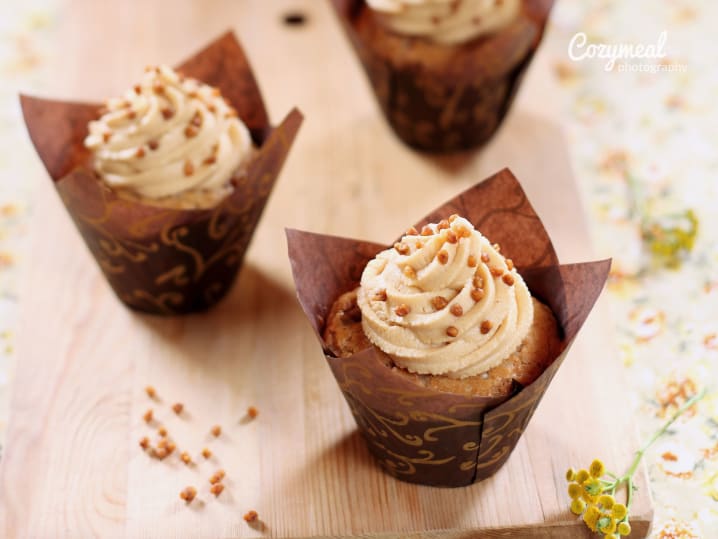 peanut butter frosting cupcakes