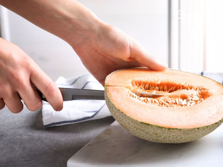Cutting melon