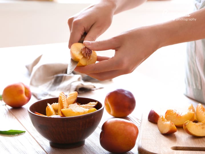 Cutting peaches