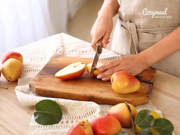 Cutting pears