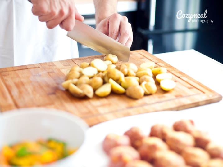 Cutting potatoes