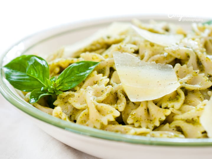 Farfalle with pesto